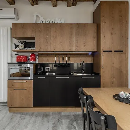 Ca' De Comm - Business Studio By Holiday Solutions *