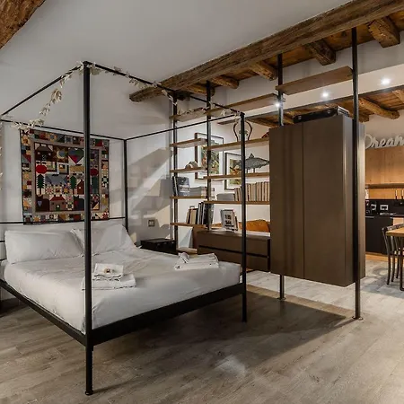 Ca' De Comm - Business Studio By Holiday Solutions Como